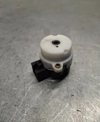 Volvo XC90 Ignition lock contact 8645228