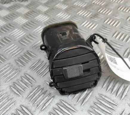 Isuzu D-Max Dashboard air vent grill cover trim 8974091720