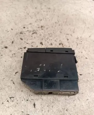 Toyota Avensis T250 Windscreen/window heater switch 0479005130 05W05E MS05510044