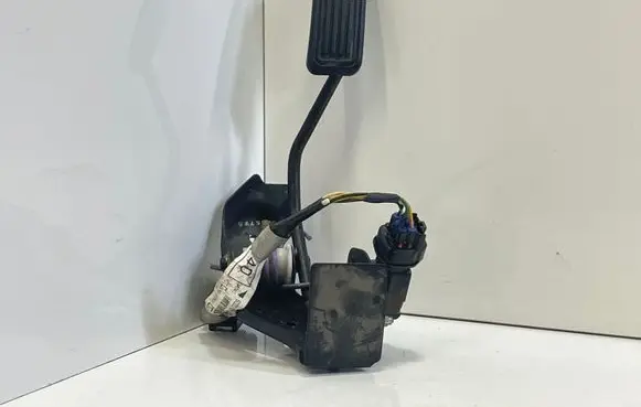 Toyota Corolla Verso AR10 Accelerator throttle pedal 7811135030