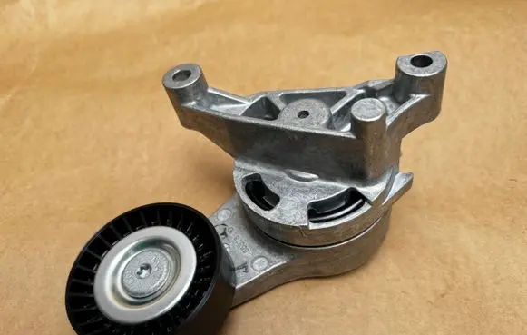 Skoda Octavia Mk2 (1Z) Generator/alternator belt tensioner 03G903315A