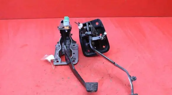 Mitsubishi ASX Accelerator throttle pedal