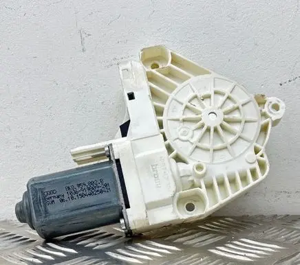 Volkswagen Touareg II Front door window regulator motor 8K0959802B