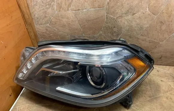 Mercedes-Benz GL X166 Headlight/headlamp A1668202561