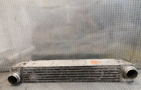 BMW 5 E60 E61 Intercooler radiator 7795823