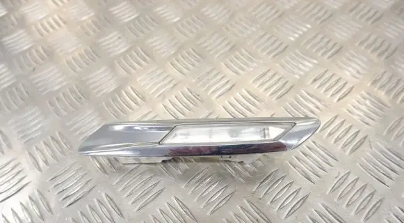 BMW 5 F10 F11 Front fender indicator light 7154168