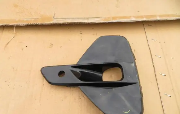 Volvo C40 Front bumper lower grill 32347386