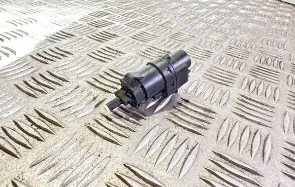 Ford C-MAX I Brake pedal sensor switch 3M5T13480AB