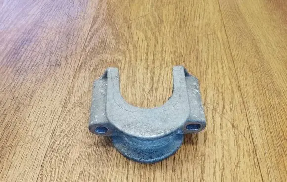 Porsche Macan (95B) Sway bar bush bracket, rear 95B511439
