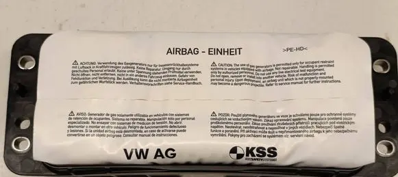 Volkswagen Golf Sportsvan Passenger airbag 1041200 0UU6Q03F2660447