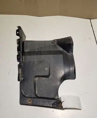 Rear arch fender liner splash guards