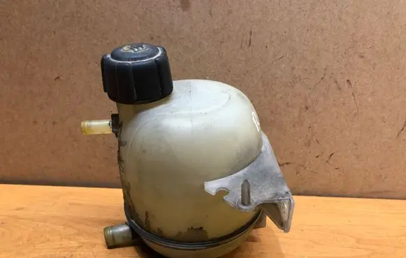 Renault Kangoo I Coolant expansion tank/reservoir 7700836316
