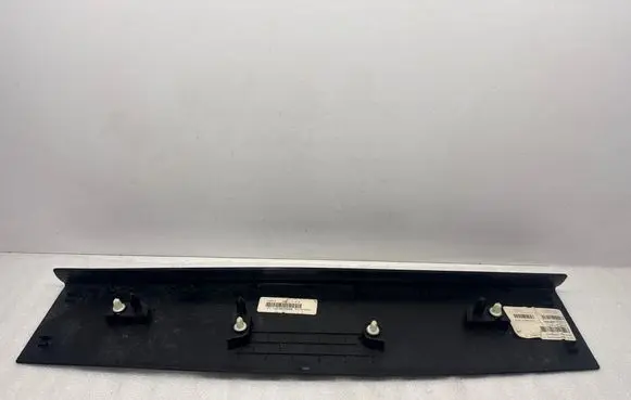 Jeep Cherokee Tailgate trim 1UD36DX9AA 1092014 15674ABX9