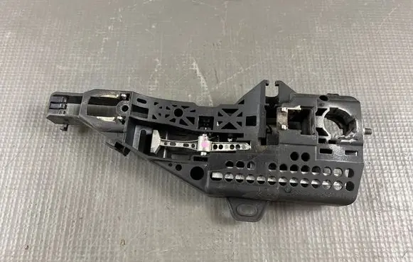 Renault Captur Rear door exterior handle/bracket 242889