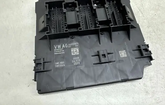 Volkswagen PASSAT B7 Comfort/convenience module 3AA937087G