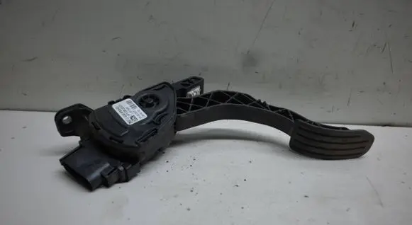 Volvo V70 Accelerator throttle pedal 6G929F836BD 6PV009220