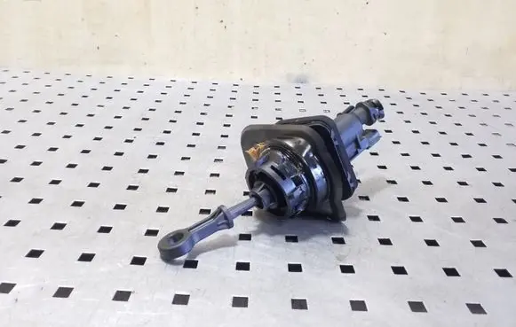 Ford Mondeo MK V Clutch master cylinder DG917A542BB