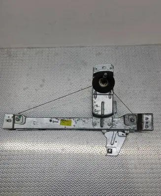 Rear door manual window regulator