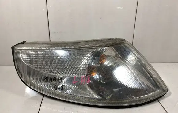 Saab 9-5 Front indicator light
