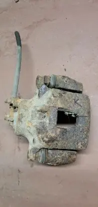Toyota Corolla Verso E121 Front brake caliper