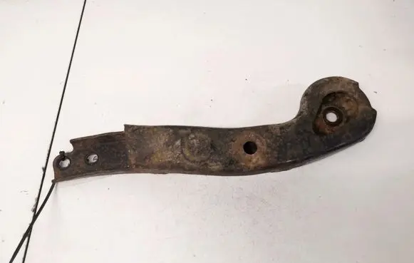 Subaru Outback Engine mounting bracket