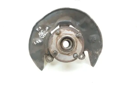 Toyota Corolla Verso E121 Front wheel hub