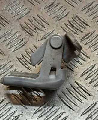 Opel Insignia A Rear door lower hinge A046574