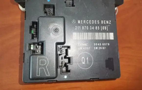 Mercedes-Benz E W211 Door control unit/module 2118703485