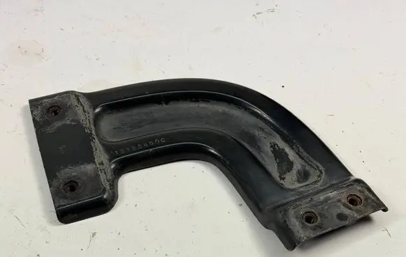 Cadillac Escalade Fender mounting bracket 15185450