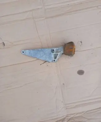 Engine mounting bracket