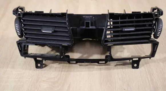 Renault Laguna III Dashboard side air vent grill/cover trim