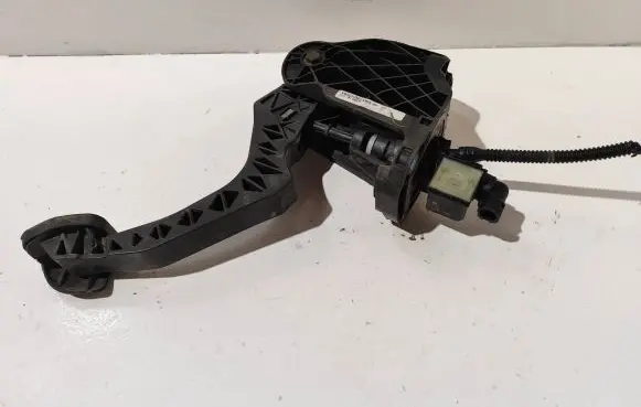 Volkswagen PASSAT B6 Clutch pedal 3C1721059T