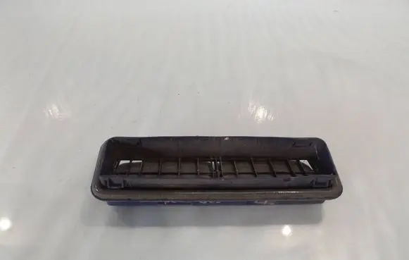 Volkswagen Polo IV 9N3 Quarter panel pressure vent