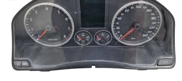 Volkswagen Tiguan Speedometer (instrument cluster) 5N0920870C