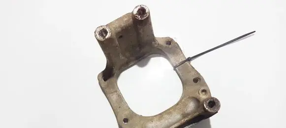 Honda Accord Engine mounting bracket