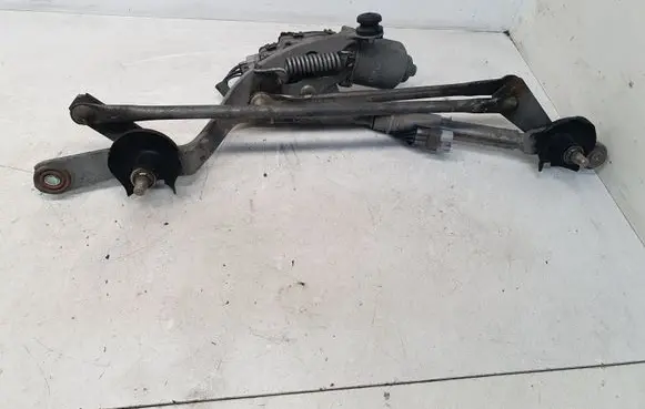 Toyota Auris 150 Front wiper linkage and motor 8511002190