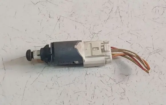 Renault Scenic II - Grand scenic II Brake pedal sensor switch 8200168238B