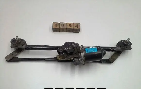 Hyundai Santa Fe Front wiper linkage and motor 981102B900