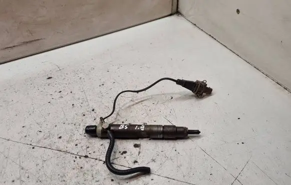 Volkswagen PASSAT B5 Fuel injector 028130201J