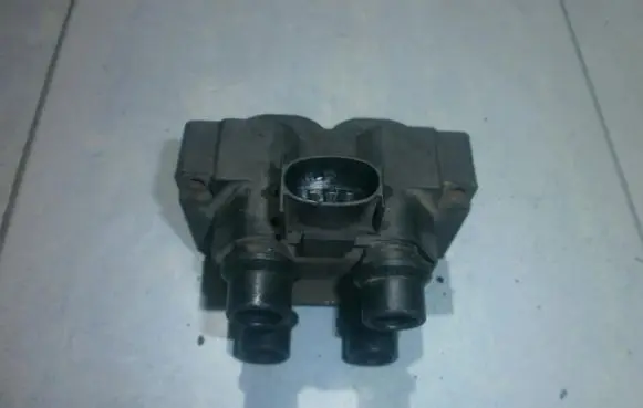 High voltage ignition coil