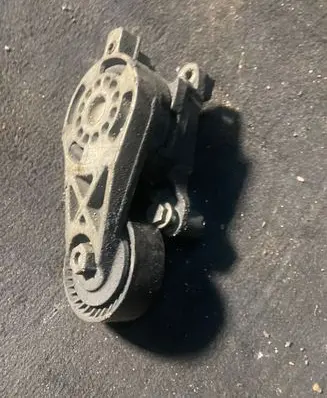 Skoda Octavia Mk2 (1Z) Generator/alternator belt tensioner