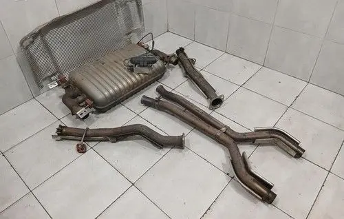 Aston Martin DB9 Rear muffler/silencer tail pipe 4G435230FC