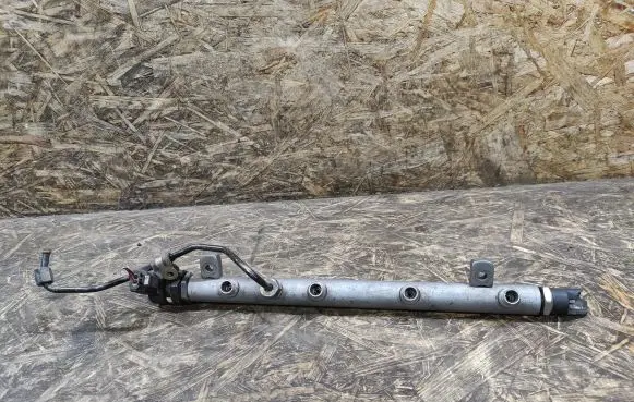 Mercedes-Benz A W169 Fuel main line pipe A64007012 A6110780449