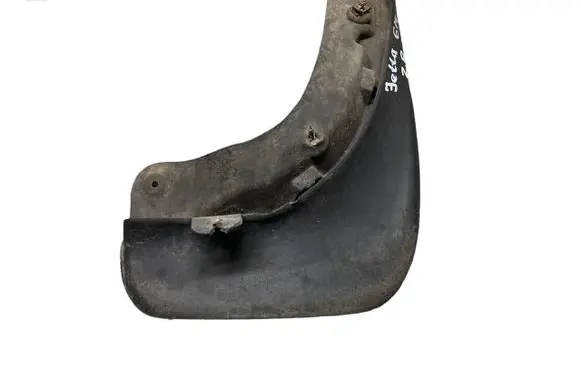 Volkswagen Jetta V Rear mudguard 1KM075101