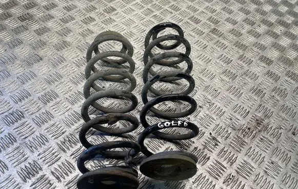 Volkswagen Golf VI Rear coil spring