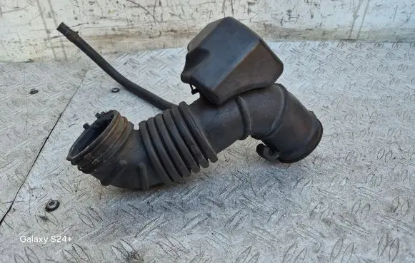 Hyundai i20 (PB PBT) Air intake hose/pipe 281381J000