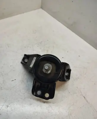Engine mount bracket
