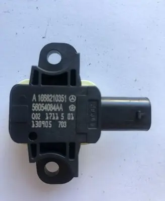 Mercedes-Benz A W176 Airbag deployment crash/impact sensor A1668210351 56054084AA