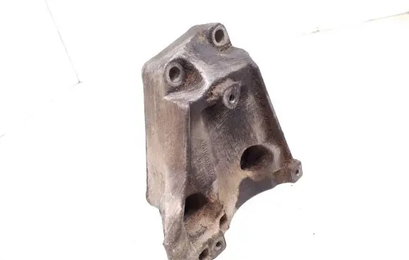 Opel Astra G Engine mounting bracket 90530548