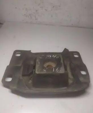 Ford Focus C-MAX Engine mount bracket 3N617M121CD